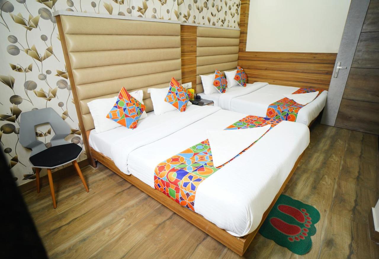 Hotel Delhi Darshan Deluxe-By Rsl Hospitality Új-Delhi Kültér fotó