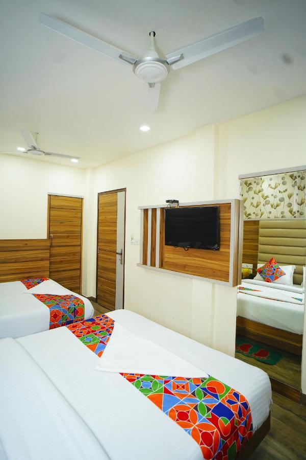 Hotel Delhi Darshan Deluxe-By Rsl Hospitality Új-Delhi Kültér fotó