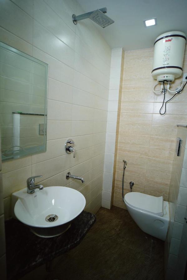 Hotel Delhi Darshan Deluxe-By Rsl Hospitality Új-Delhi Kültér fotó