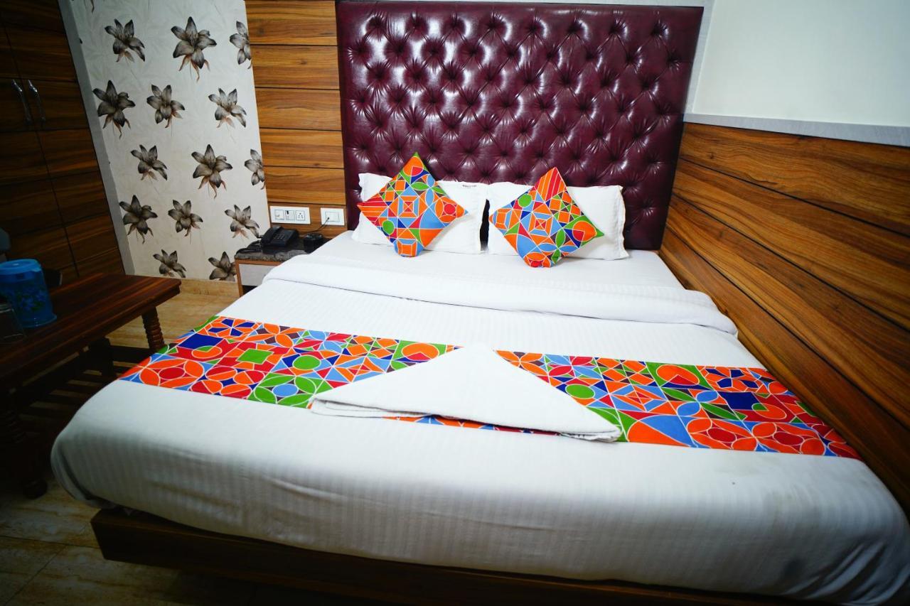 Hotel Delhi Darshan Deluxe-By Rsl Hospitality Új-Delhi Kültér fotó